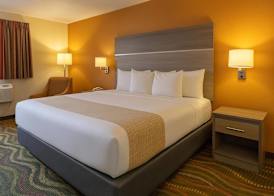 Travelodge by Wyndham Muskegon 4