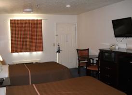 Travelodge by Wyndham Parkersburg 4