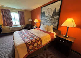 Super 8 by Wyndham Du Quoin 5