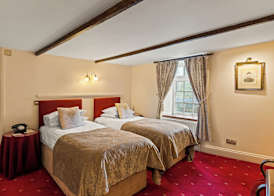 Two Bridges Hotel 4