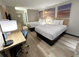 Days Inn by Wyndham Holland 5