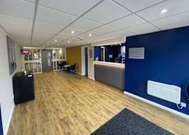 Days Inn by Wyndham Sedgemoor M5 3