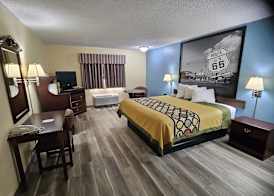 Super 8 by Wyndham Clinton 5