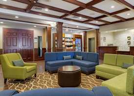 Comfort Suites Grand Rapids North 2