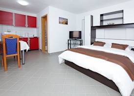 Rose Garden Apartments 4