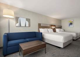 Holiday Inn Express & Suites Overland Park South by IHG 4
