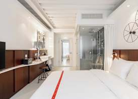 Ruby Lucy Hotel London by IHG 3