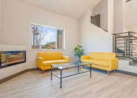 Days Inn by Wyndham Thornton 5