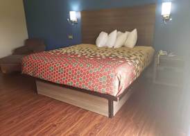 Baymont by Wyndham Bay City 5