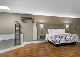 Red Roof Inn & Suites Swansea 5