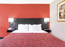 Days Inn by Wyndham Cullman 5