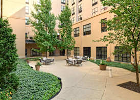 Hilton Garden Inn Bloomington 2