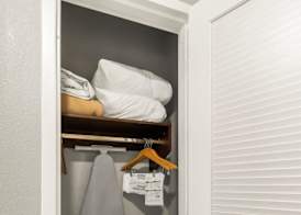 Hawthorn Extended Stay by Wyndham College Station 4