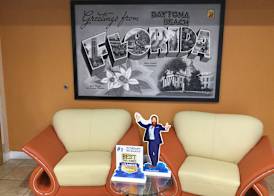 Super 8 by Wyndham Daytona Beach 4
