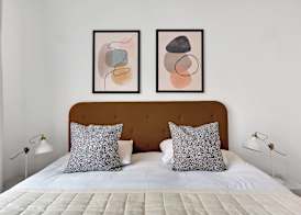 Constantin - Chic 2-Bdr Apt with Balcony 3