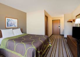 Super 8 by Wyndham Charles City 5