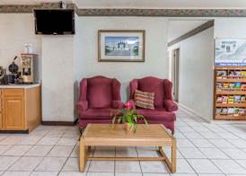 Days Inn by Wyndham Bedford 3