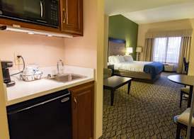 Holiday Inn Express & Suites WINCHESTER by IHG 4