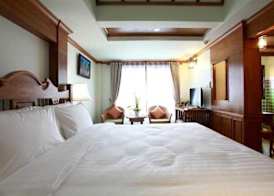 Rich Lanna House 4