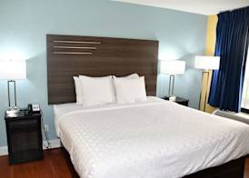 Baymont by Wyndham Macon I-75 5