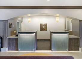Comfort Inn & Suites 3