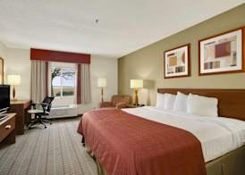 Baymont by Wyndham Evansville North/Haubstadt 5