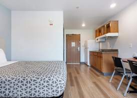 Suburban Studios Huntsville University Area 5