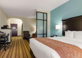 Comfort Suites Topeka Northwest 5