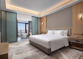Crowne Plaza Zhoushan Seaview by IHG 5