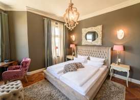 Schlosshotel Steinburg 2