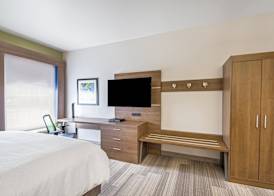 Holiday Inn Express Hotel & Suites Columbus By IHG 5