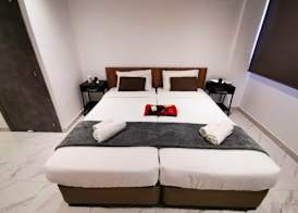 Nissi Avenue Suites 4