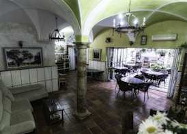 Hotel Las Palmeras by Vivere Stays 4