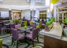 La Quinta by Wyndham St. Louis Westport 2