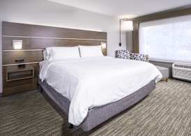 Holiday Inn Express & Suites BREVARD – CITY CENTER by IHG 4