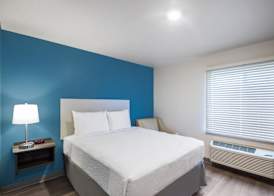 WoodSpring Suites Evansville 4