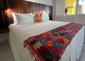El Encanto Inn & Suites 4