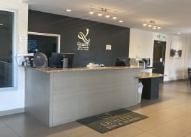 Quality Inn & Suites near Downtown Bakersfield 2