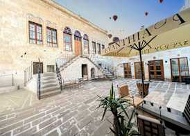 Evanthia Cave Suites 2