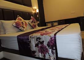 Wood Stock Kasauli-Rooms With Balcony & Cottages with private Terrace-Panoramic View -Adjoining Forest Track 5