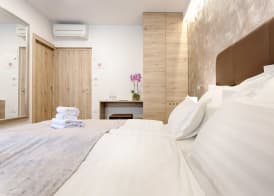 Central Pearl by Nono Ban Rooms 5