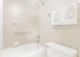 Days Inn by Wyndham Cedar Falls- University Plaza 3
