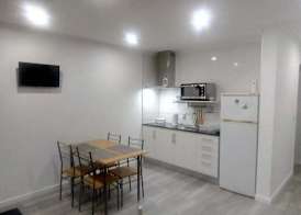 Villa - Sleeps 4 & Free Parking 4