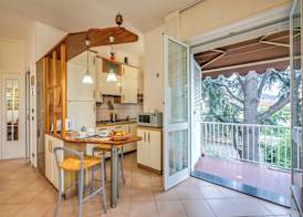 Gabri By The Sea With Balcony and Shared Garden 3