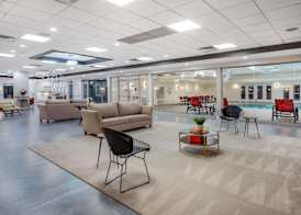 Ramada by Wyndham Hartford North - Bradley Airport 5