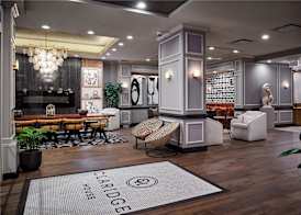 Claridge House Chicago, Tapestry Collection by Hilton 3