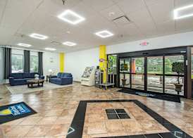 Days Inn & Suites by Wyndham Mt Pleasant 4