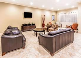 Ramada by Wyndham College Station 2