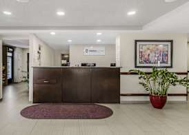 Clarion Pointe Staunton East 3