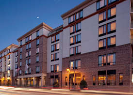 DoubleTree by Hilton Hotel Savannah Historic District 3
